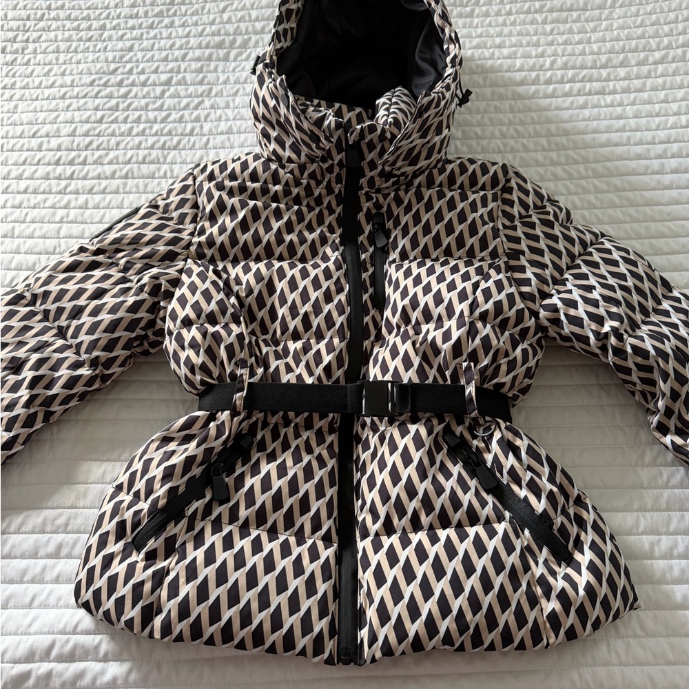 Stylish ski or snow jacket